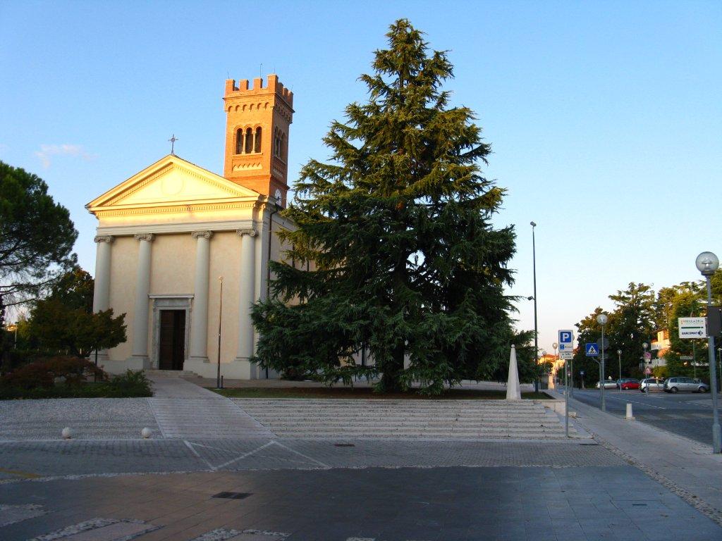 Chiesa di Santa Lucia vista di fronte